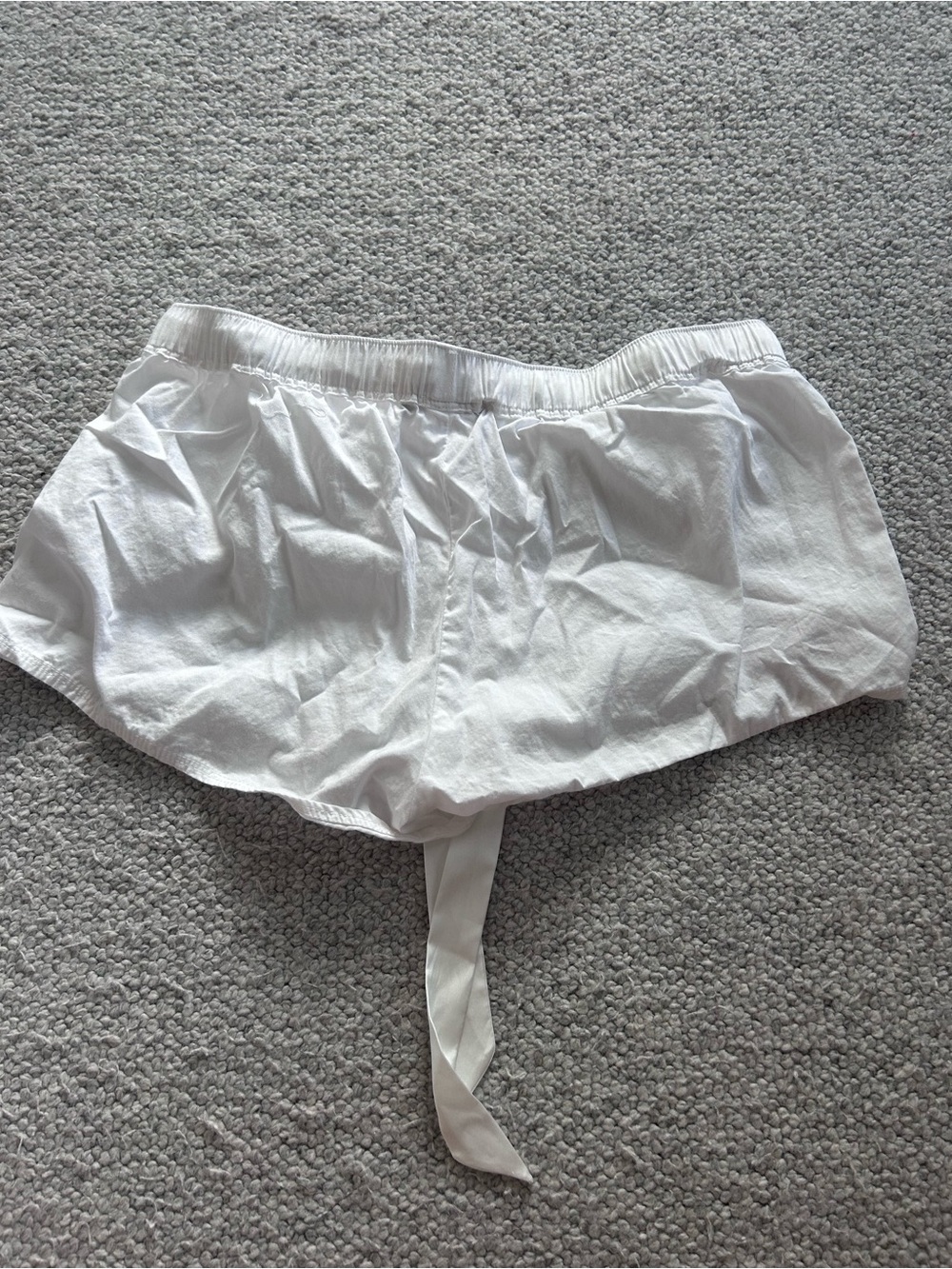 Brandy Melville White Elastic Waist Shorts - Picture 2 of 3
